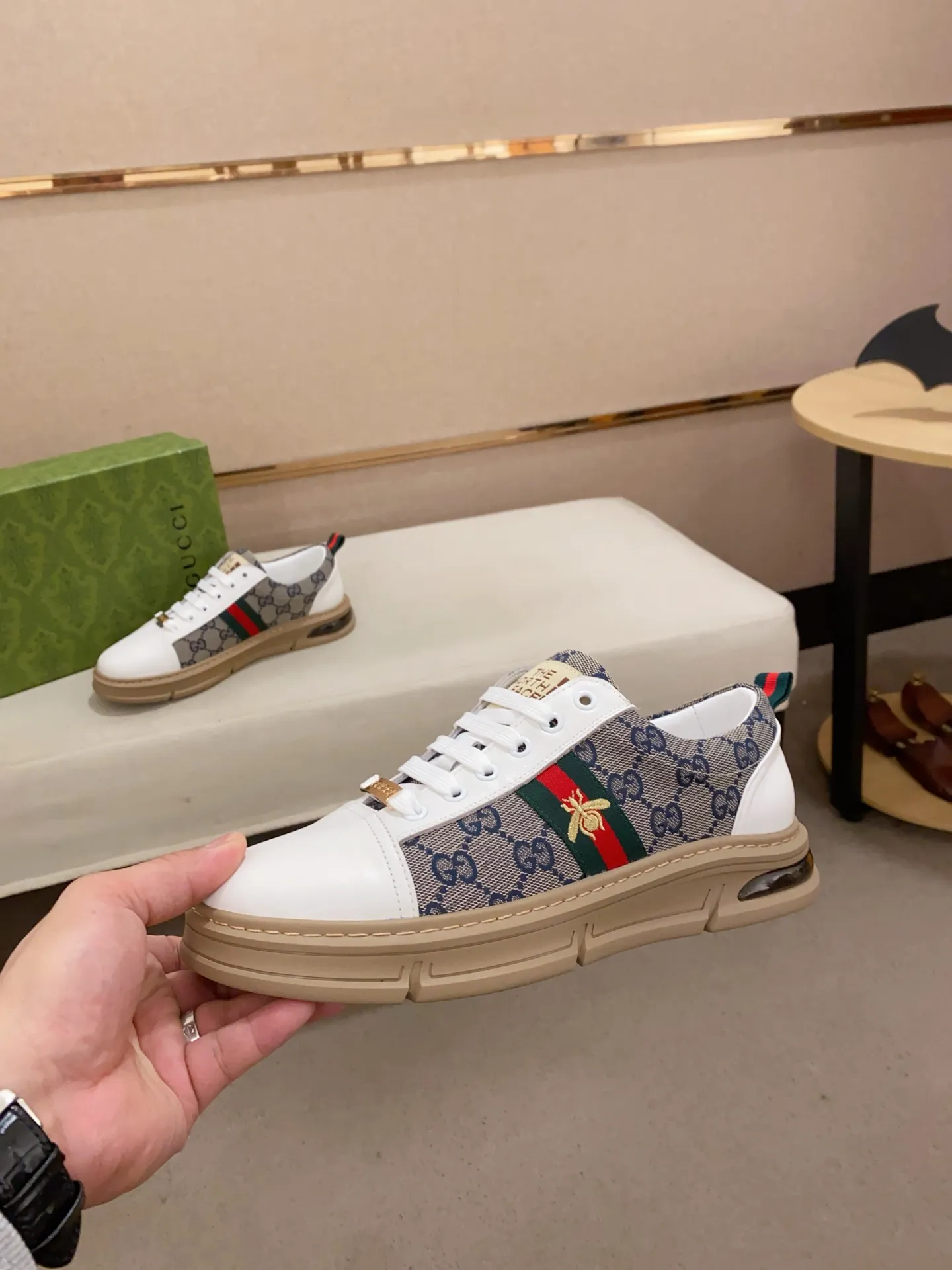 Men's clothing and shoes💰:400💰 (GUCCI) The latest model from the official website 🎁🎁Casual and fashionable men's shoes👟, hot style💥The version is simple and elegant, exclusive for trendy men. Unique latest brand elements from the official website👑Original decoration, fashionable and generous, the fabric is original cowhide ✅Sheepskin lining, the official website specifies wear-resistant casual outsole, the classic model is taken in kind at the counter🎬38-44 (45 is not returned or exchanged when customized)